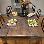 D'hotes Du Bistrot D'ici Bed & Breakfast Saint-Saturnin (Puy-de-Dome)