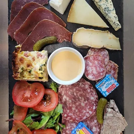 D'hotes Du Bistrot D'ici Saint-Saturnin (Puy-de-Dome)