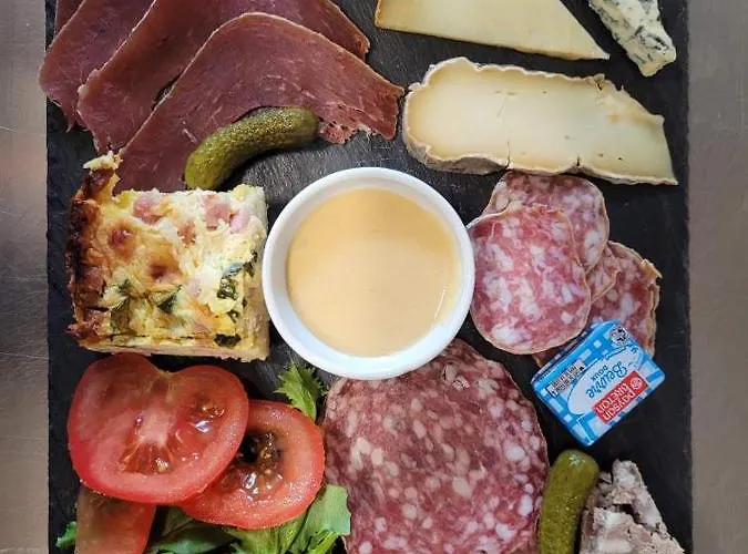 D'hotes Du Bistrot D'ici Saint-Saturnin (Puy-de-Dome)